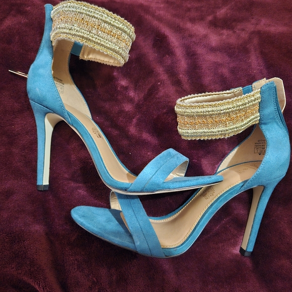 Disney Aladdin shoes - Picture 2 of 2